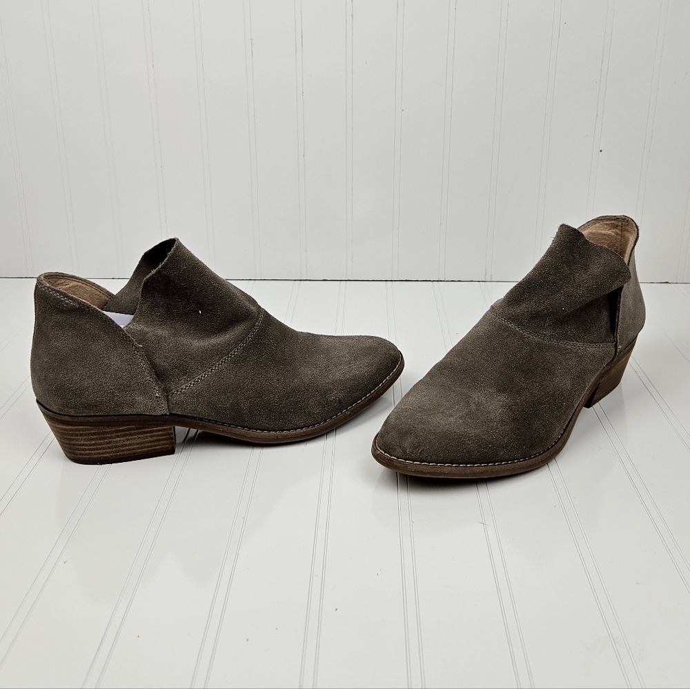 Lucky Brand Fahmida Suede Booties